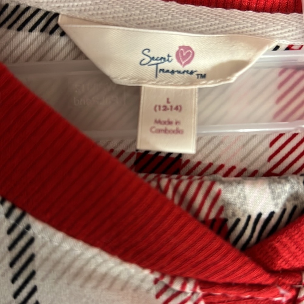 Secret treasure 3 piece pajama set. - Picture 6 of 8